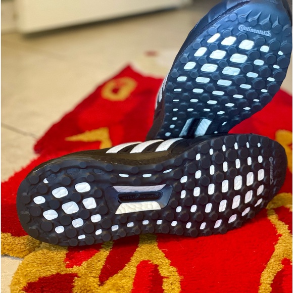 Adidas Ultra Boosts Size 9.5 - NO OG Box, can provide replacement. Lightly worn. - Picture 7 of 12